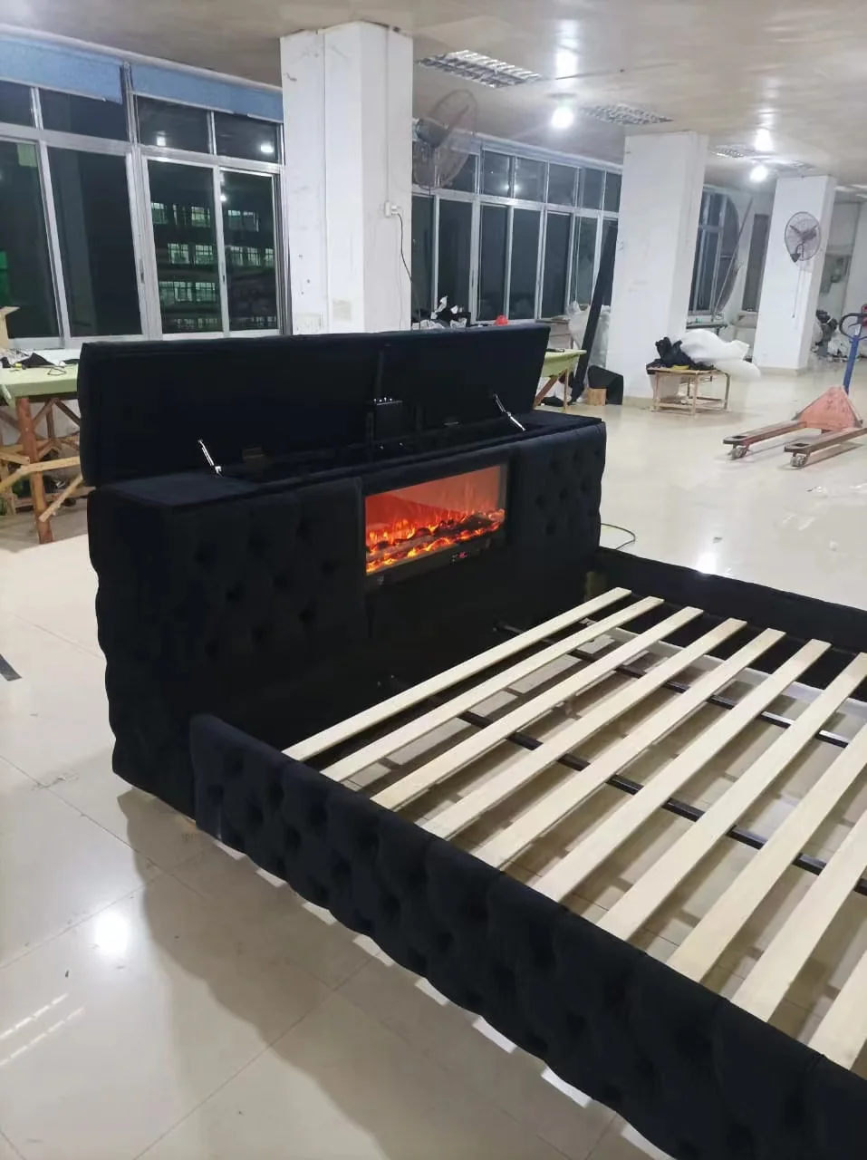Wall-Mounted Insert Electric Fireplace - E3J - Detail view